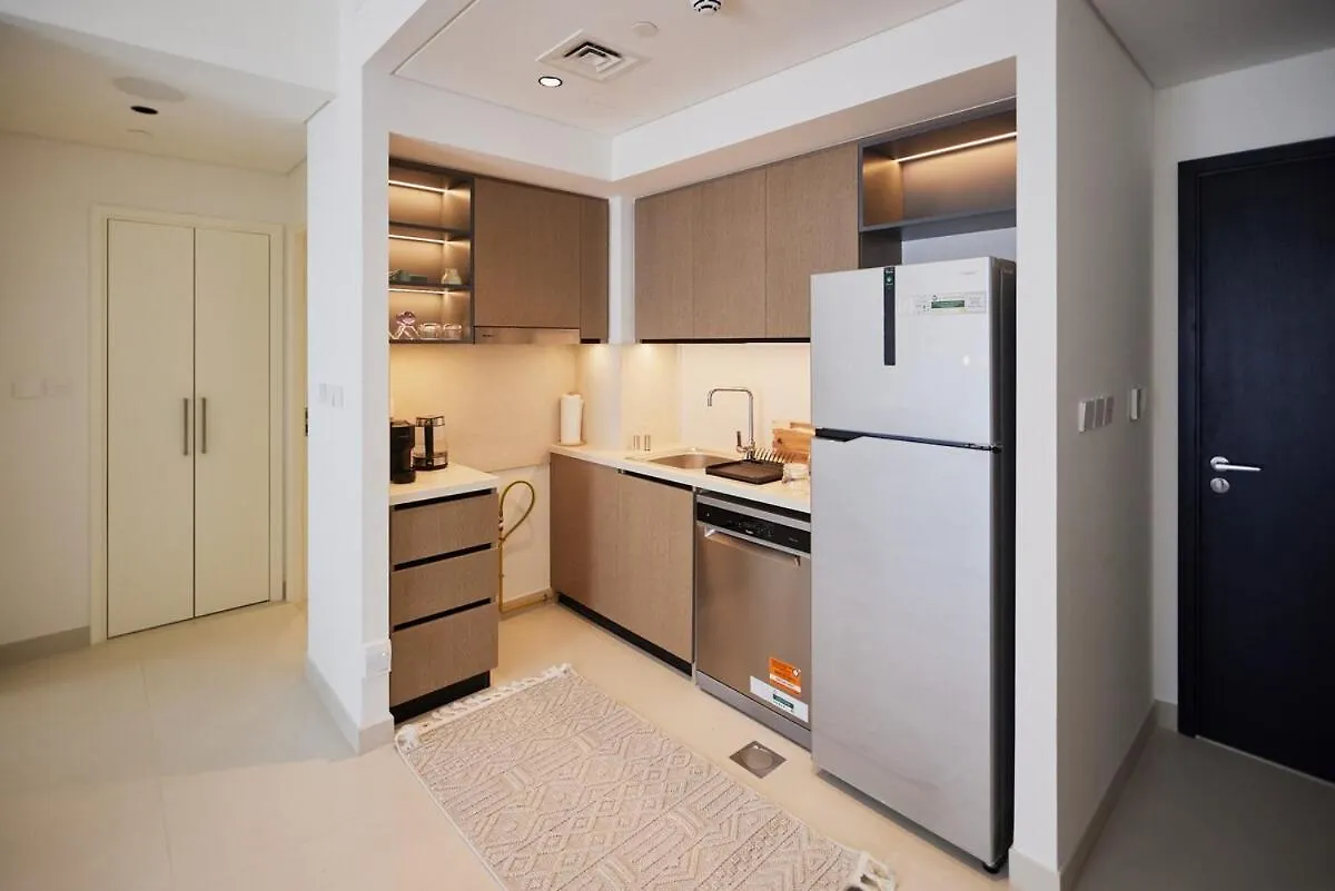 Spacious 1Br Burj Crown Downtown Dubai Apartment